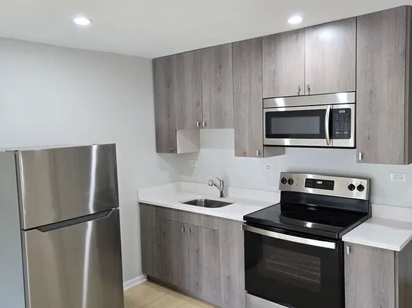 1917 W 103rd St #202, Chicago, IL 60643