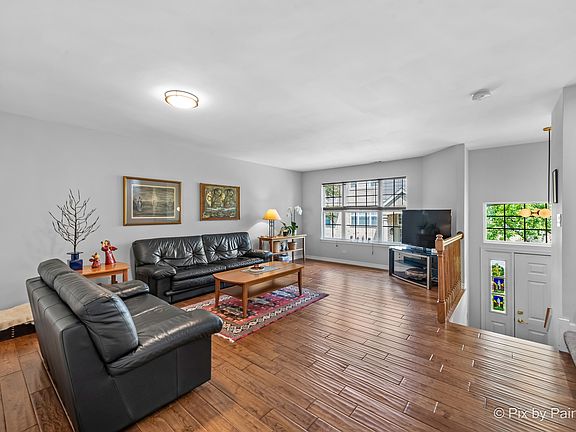 4th image of 2787 Woodmere Dr
