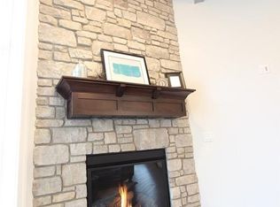 2925 Diamondhead Rd, Hiawatha, IA 52233