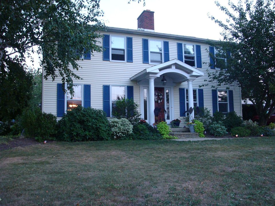 Front 2911 Wolf Dr