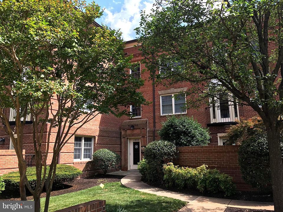 1st image of 1203 N Pitt St APT 3C