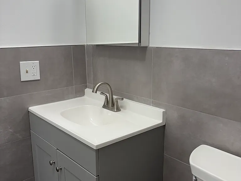 619-623 Schuyler Ave #304 — Photo 11