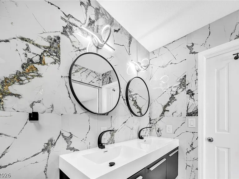 3000 Blue Fin Cir — Photo 41