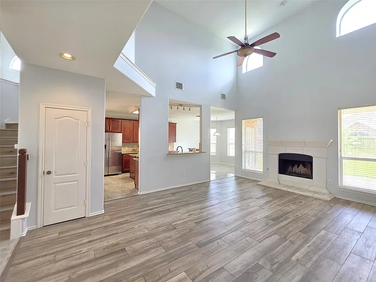 10038 Barr Lake Dr — Photo 16