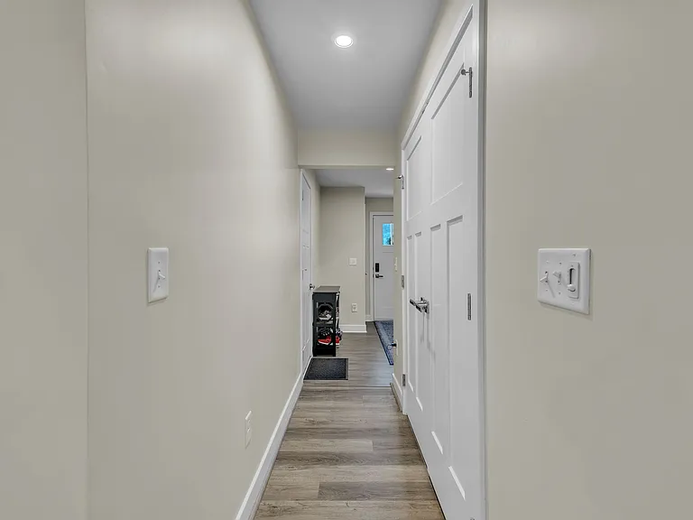 589 Westport St — Photo 13
