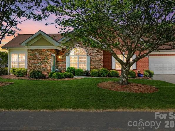 3270 Abbey Walk Ln, Matthews, NC 28105