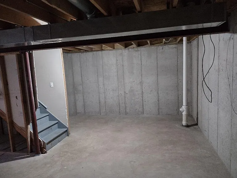 2159 Henning Pl — Photo 23