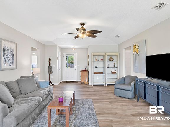 4th image of 1044 Amazon Dr