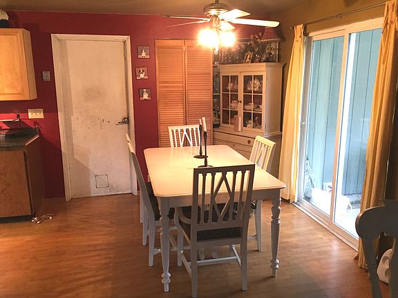 3rd image of 10720 54th Ave NE