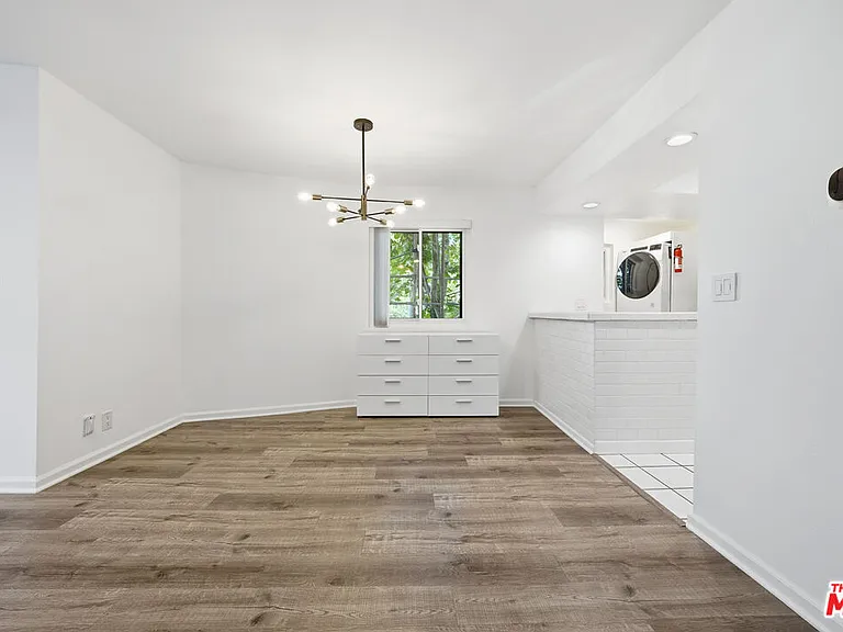1037 N Vista St #206 — Photo 7