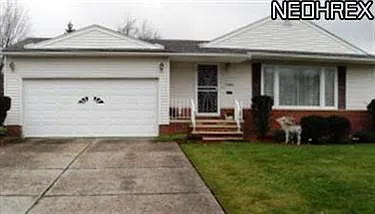23660 Hillcroft Dr photo 1