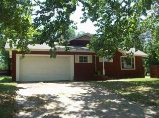 721 N Ash St, Waurika, OK 73573