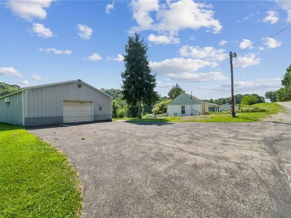 2744 Radebaugh Rd, Jeannette, PA 15644