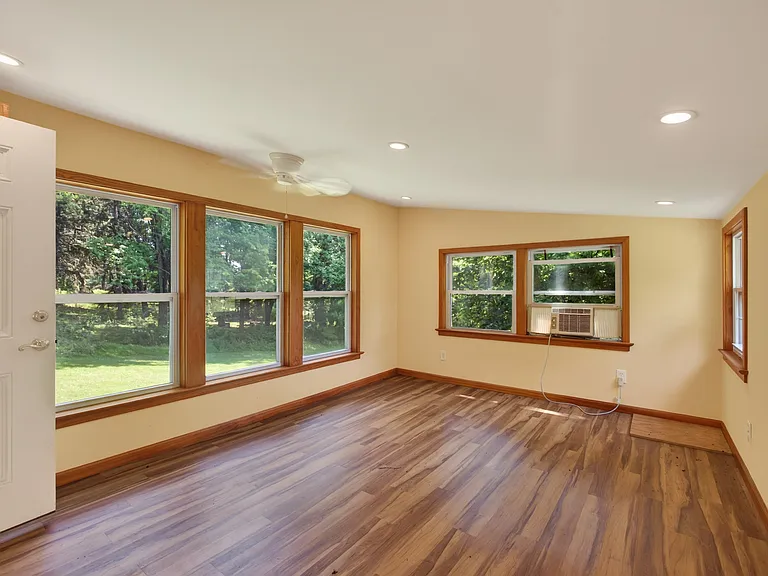 1164 E Schuylkill Rd — Photo 13
