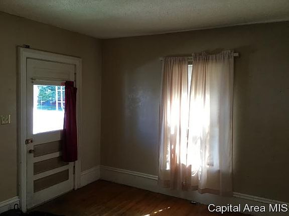 5th image of 980 Mulberry St