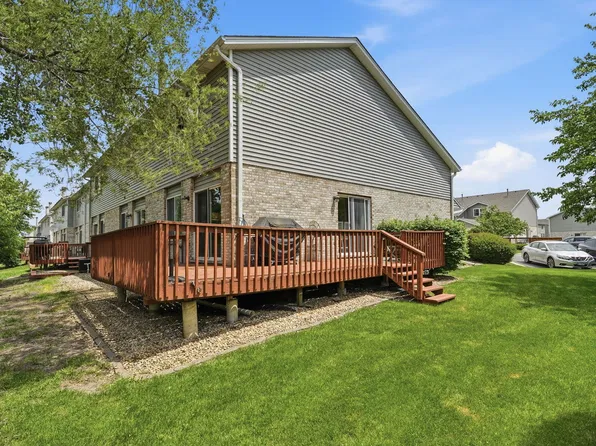 8220 Daniel Dr, Justice, IL 60458