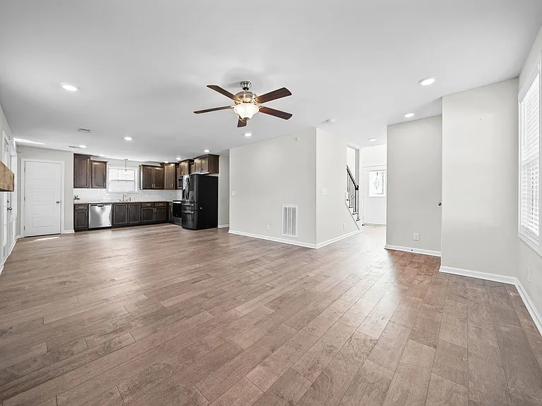 748 Jodine Ann Dr — Photo 6