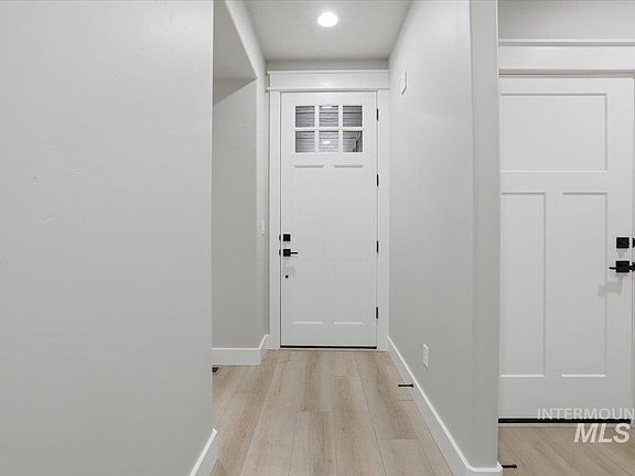 3rd image of 1733 Kayak Rd