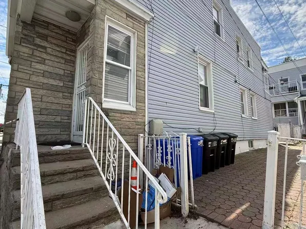 2030 127th St, College Point, NY 11356