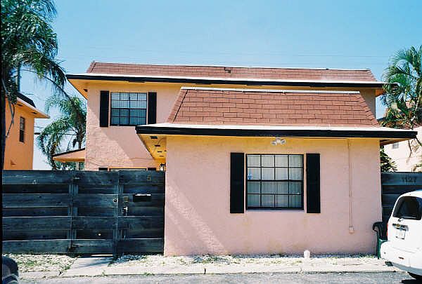 1st image of 1129 N Andrews Ave