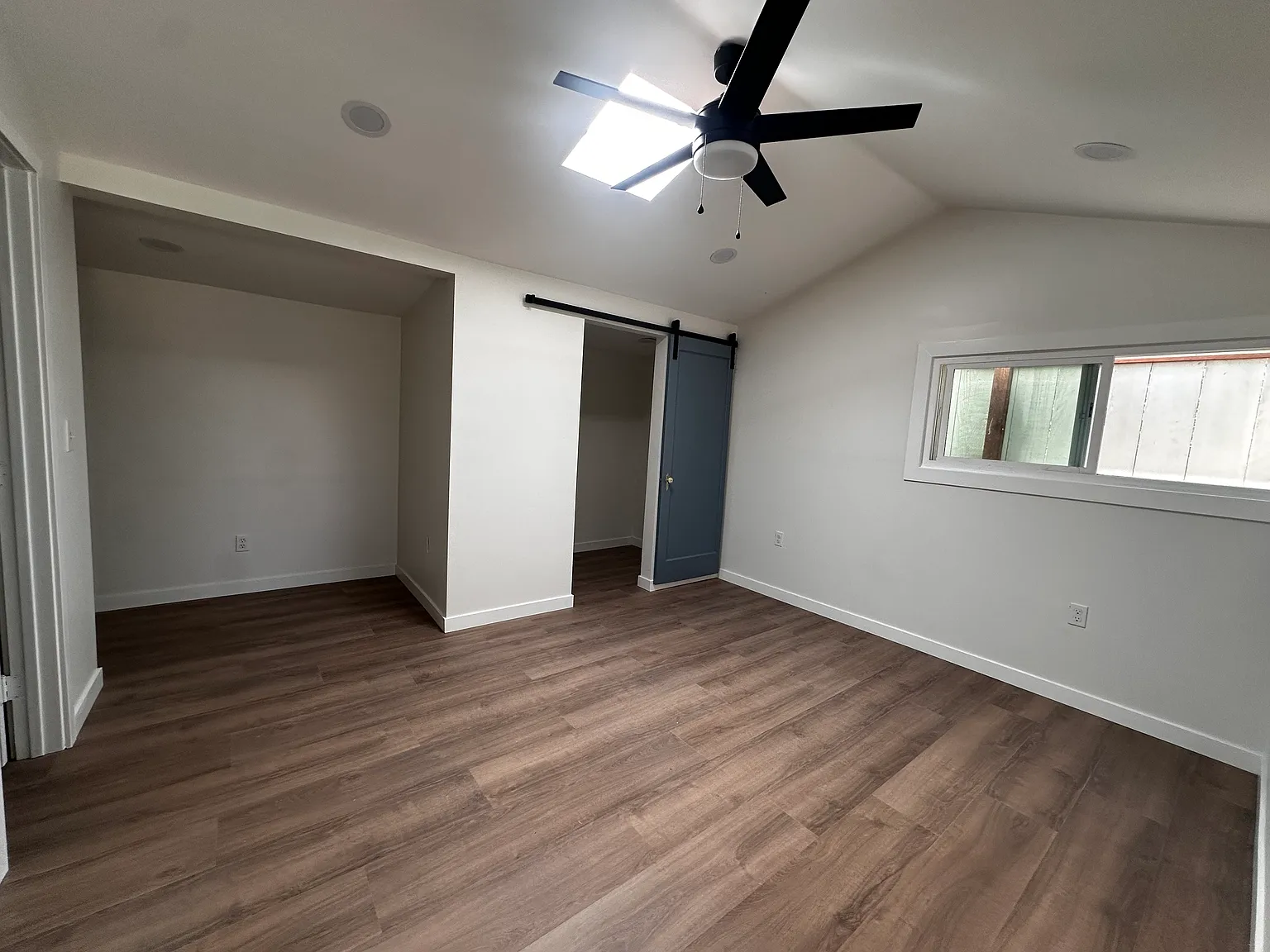 435 E St — Photo 4