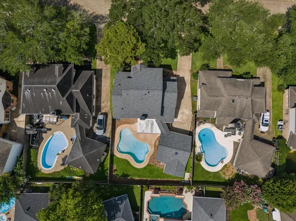 1027 Flagmore Dr, Katy, TX 77450