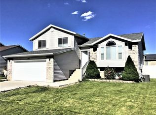 1964 N 1400 W, Clinton, UT 84015