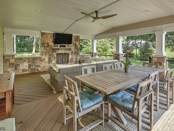 4th image of 40 Sunnybrook Rd