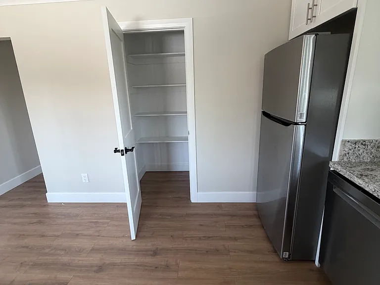 621 N Hatfield Ave #A — Photo 3