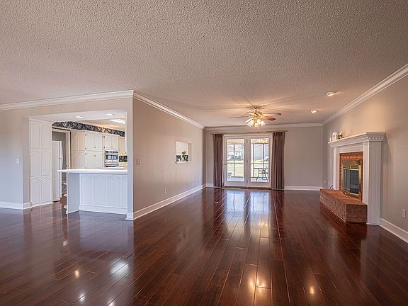 3rd image of 430 Frawley Rd