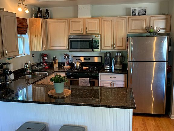 5th image of 2132 W Evergreen Ave APT 3C
