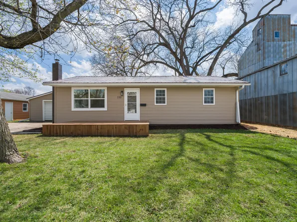 330 N Ave, Nevada, IA 50201