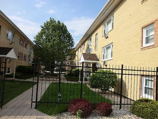 1st image of 6630 W 95th St APT 2C