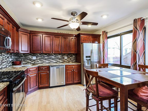 3rd image of 208 E Highland Ave