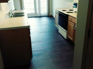 508 Oakhurst Dr APT 6, Clinton, IA 52732