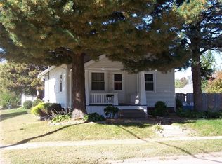 148 Bowling St SW, Cedar Rapids, IA 52404