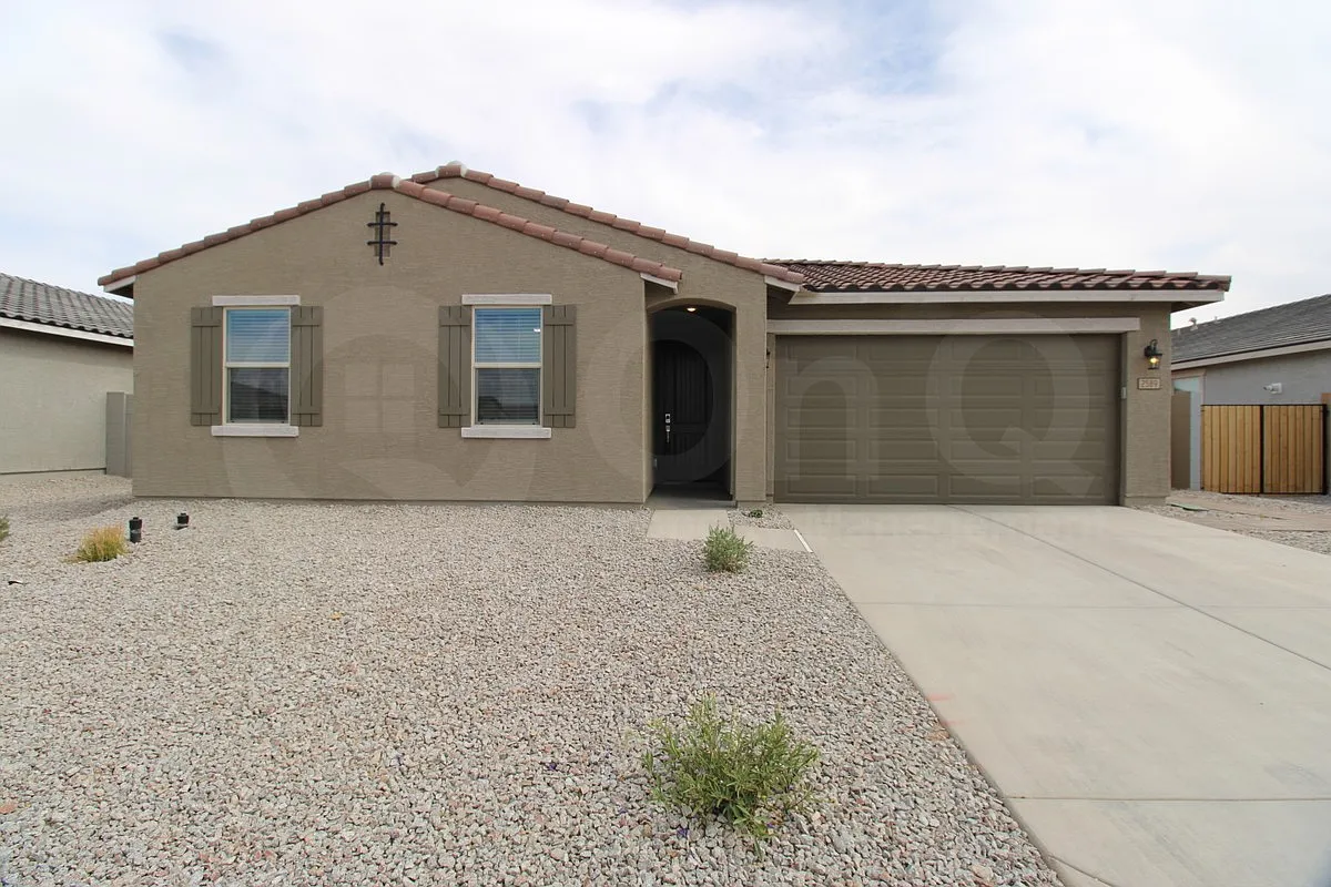 3 bed, 2.0 bath, 1527 sqft, $1,799 — Photo 1