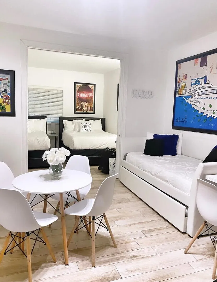 Best Deal! 2 Bedroom Modern Beachfront By Yourent! — Photo 2