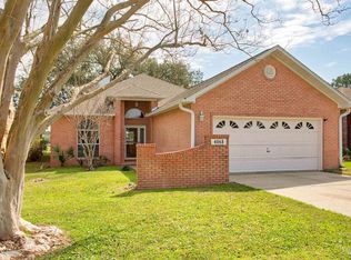 4068 Longwood Cir, Gulf Breeze, FL 32563
