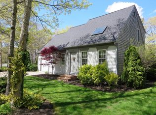 10 Penelope Ln, Cotuit, MA 02635