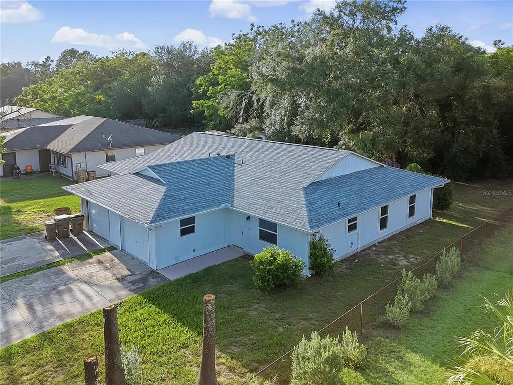 4 bed, 2.0 bath, 1438 sqft, $1,900 — Photo 3