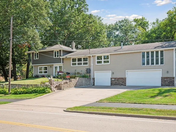 4415 Victoria St N, Shoreview, MN 55126