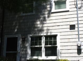 384 Bear Ridge Rd, Pleasantville, NY 10570