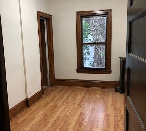 4th image of 237 Morgan Ave N Unit 1