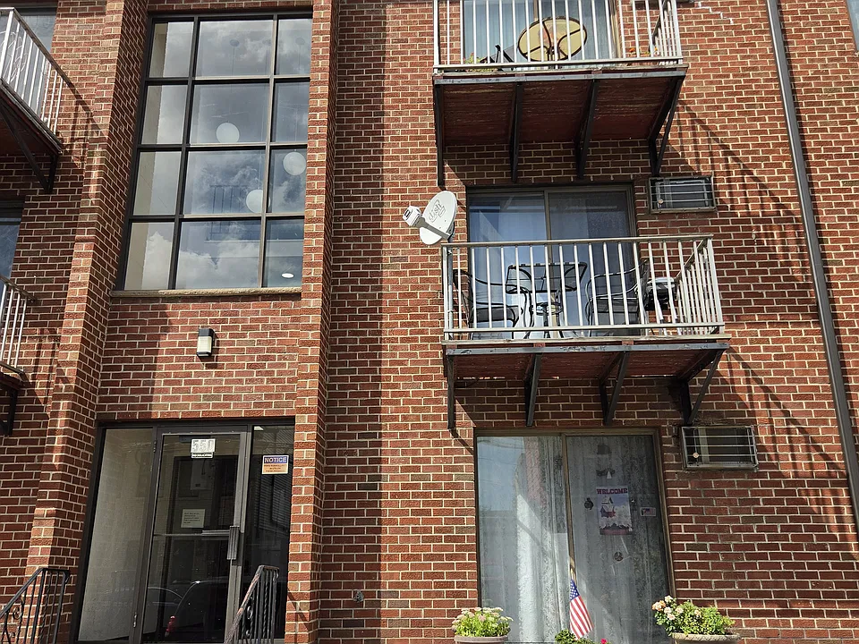 547 Central Ave #3