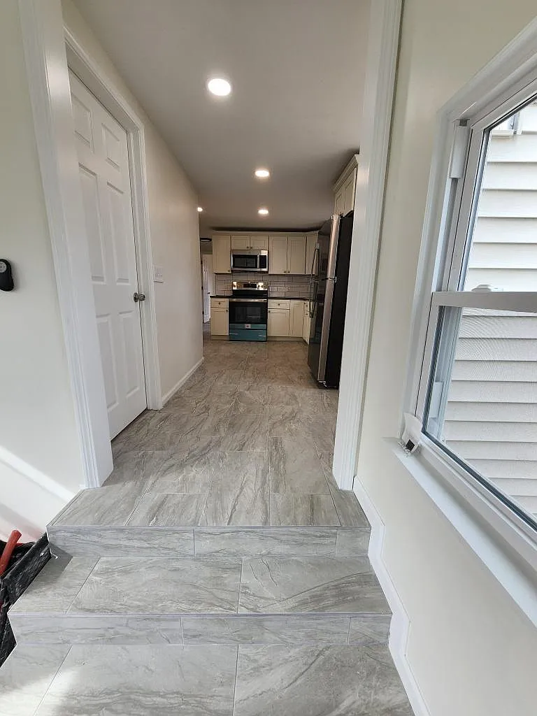 3 bed, 1.5 bath, 1200 sqft, $2,650 — Photo 3