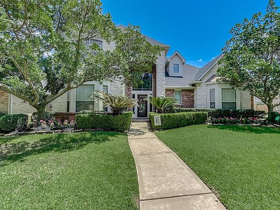 3rd image of 9607 Blue Spruce Ct