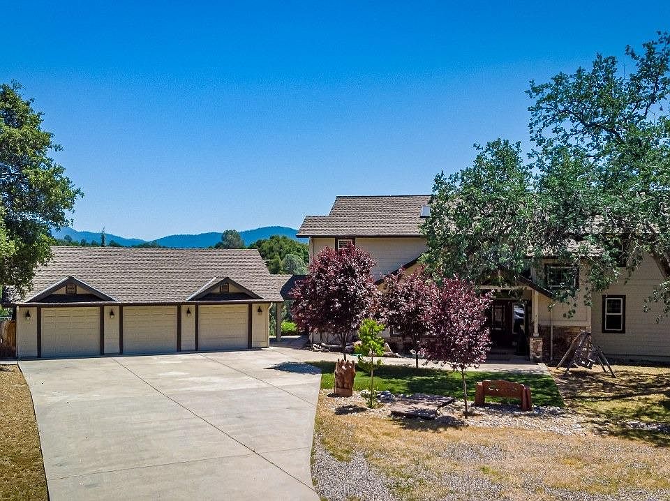 1st image of 41837 Loch Lomond Ln