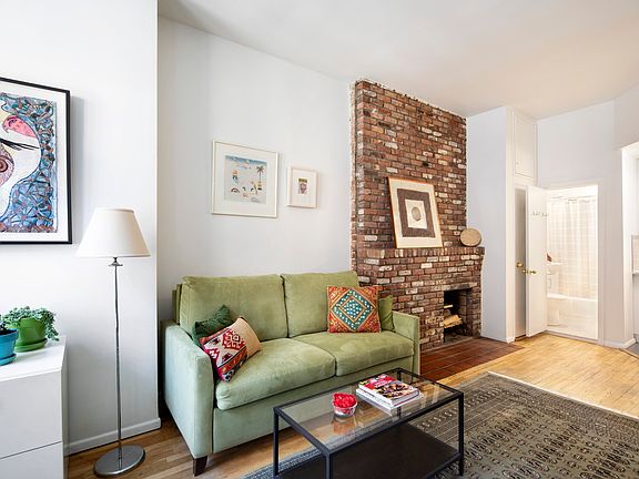 3rd image of 120 W 78th St APT 4B
