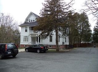 24 Tyler Pl APT 4, Amherst, MA 01002